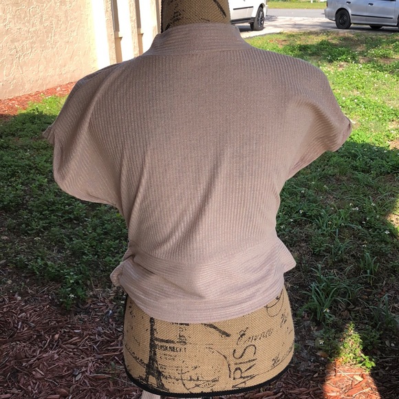 Gold top - Picture 5 of 7